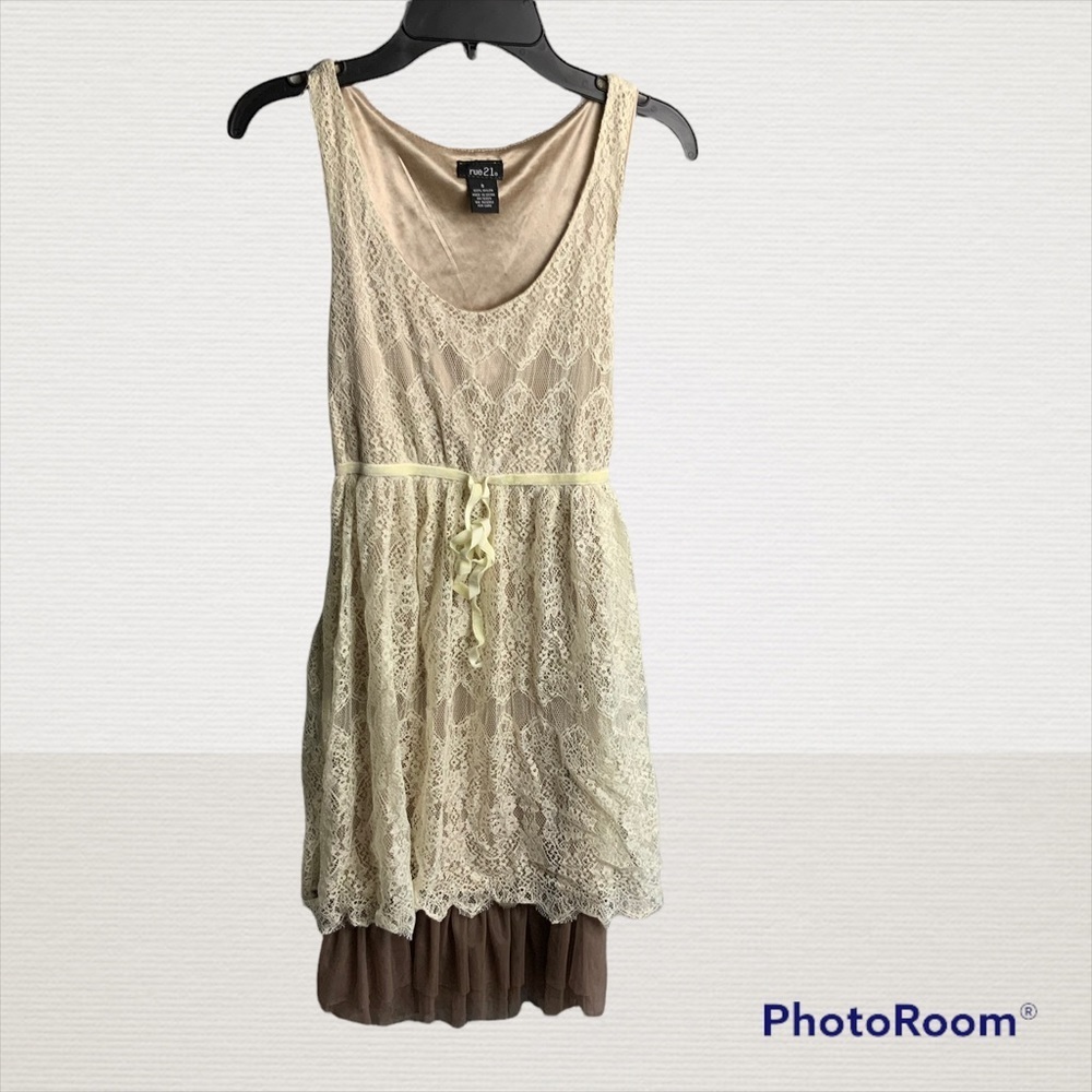 Rue 21 Beige Lace Lined Dress w Brown Net Underhang Jrs S